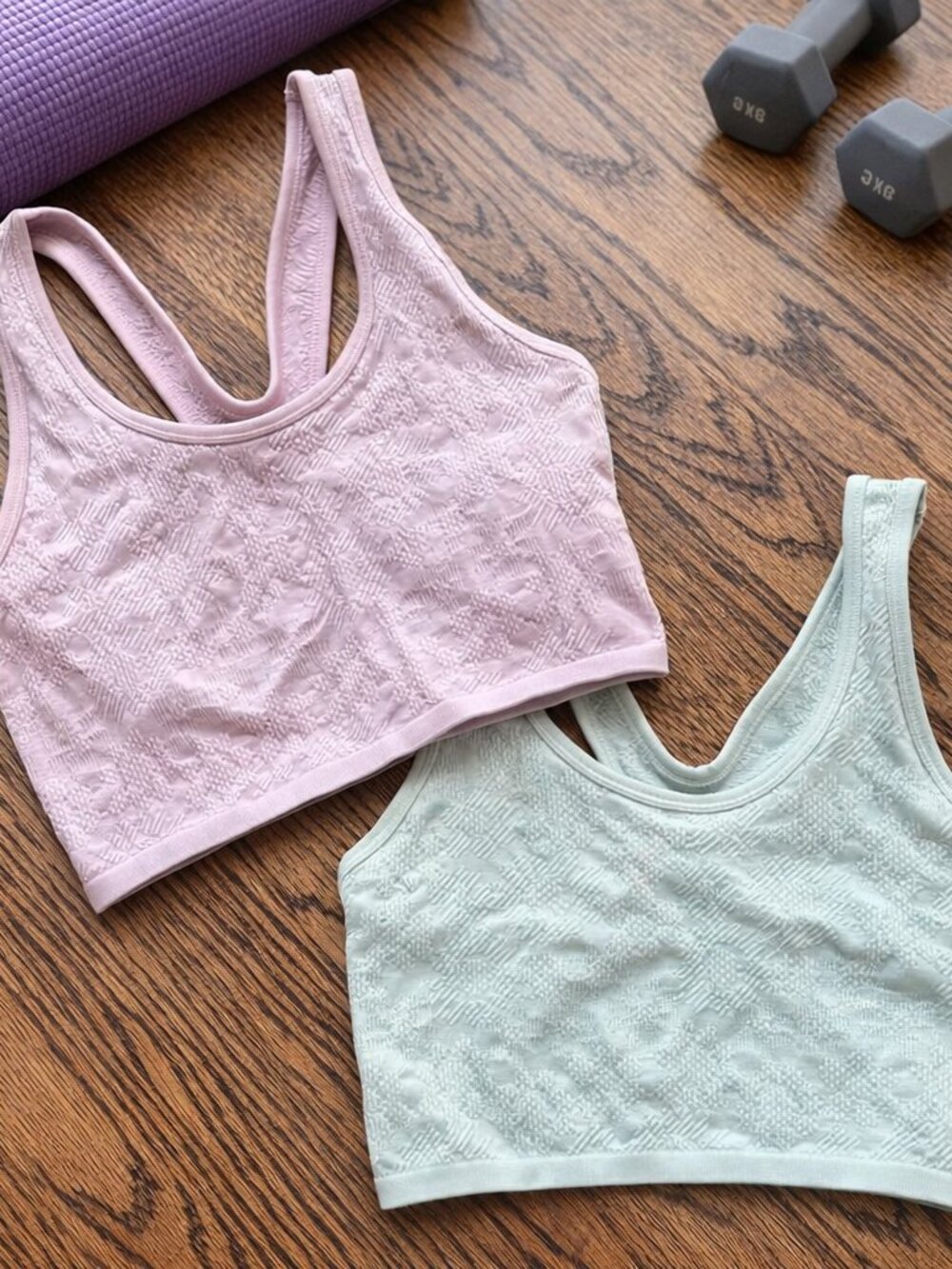 Women’s Textured Sports Bras Seamless Stretch Activewear Yoga Workout  Essential